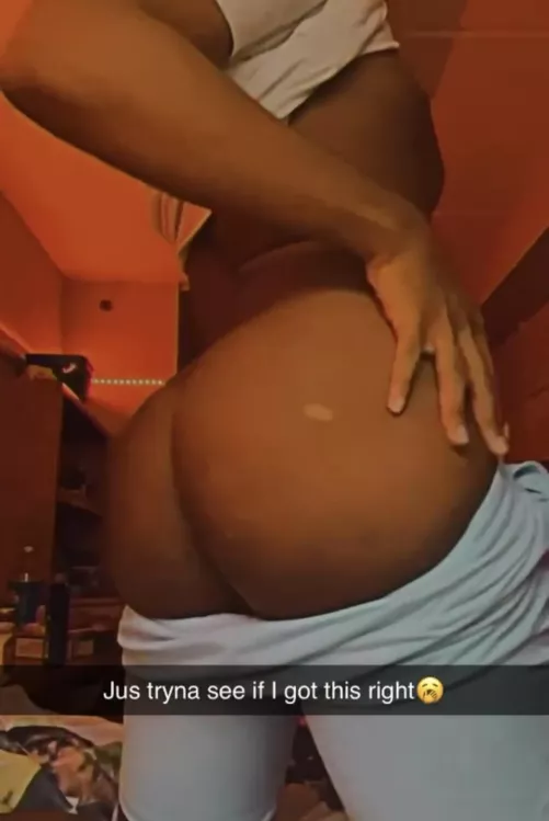 Anybody likes tops with fat asses by Loud-Reputation4248