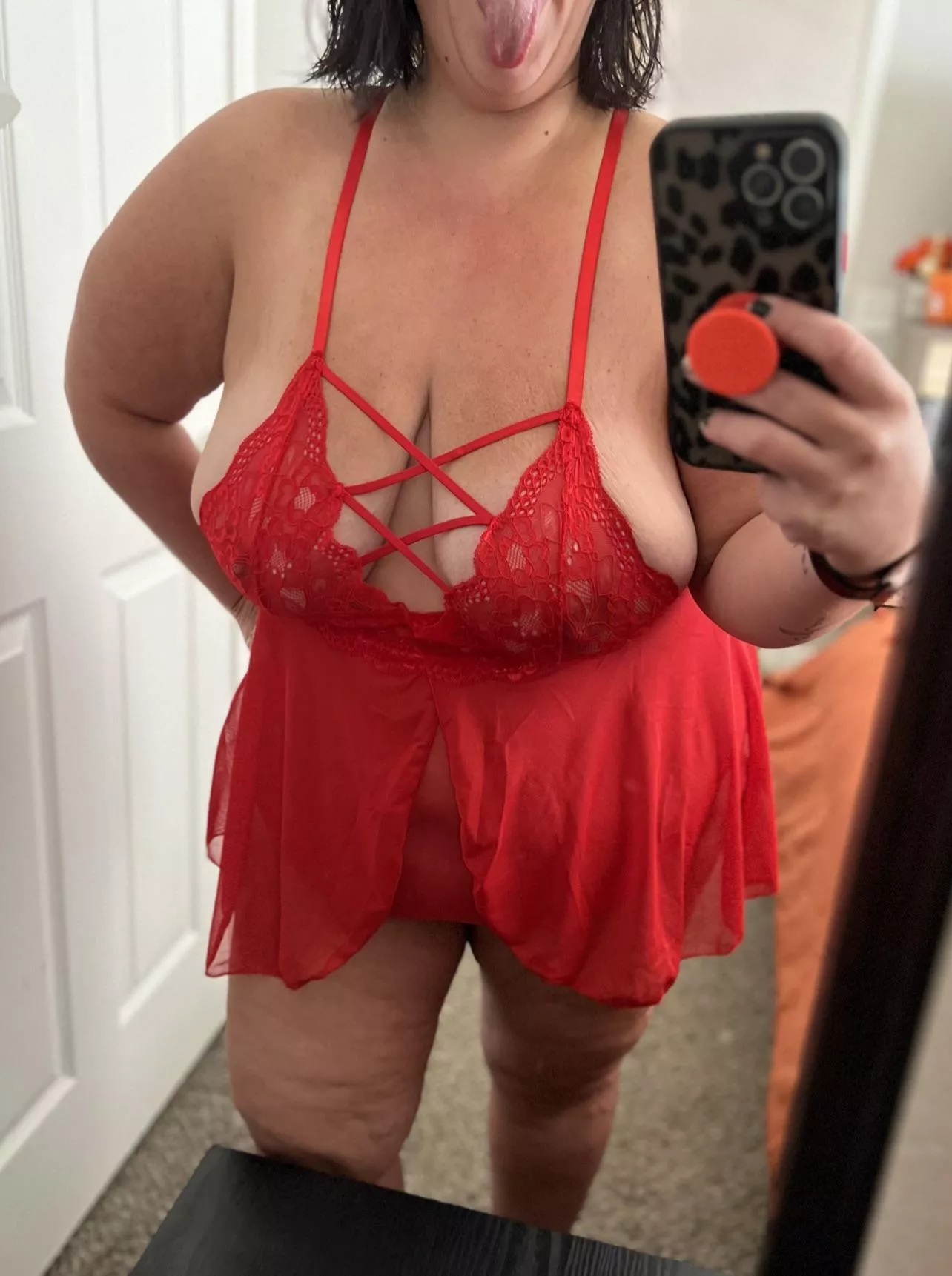 big girls do it better 👅 posted by bustyxbabyx