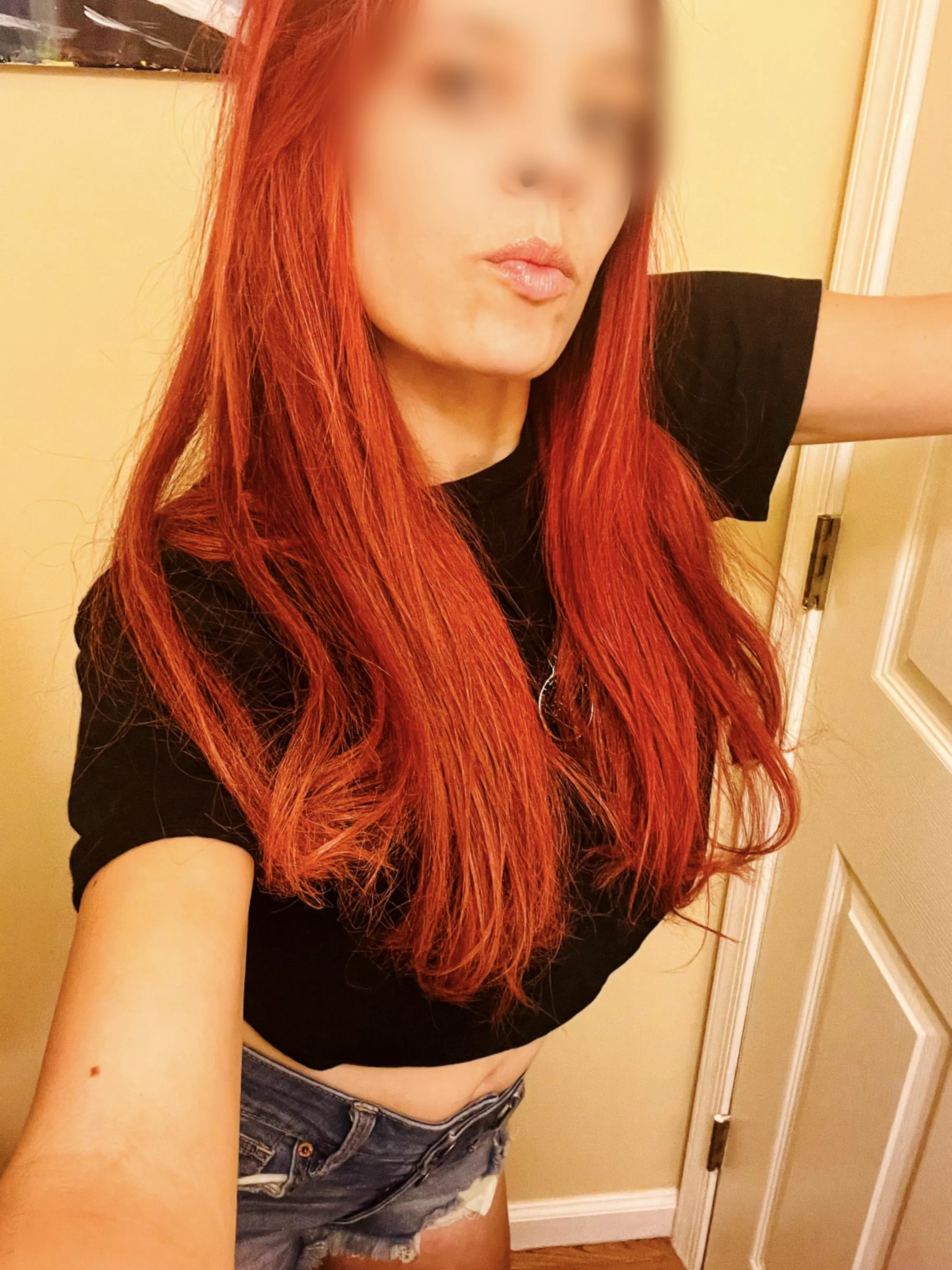 Crop top bathroom selfie ❤️ posted by seductive_playmate