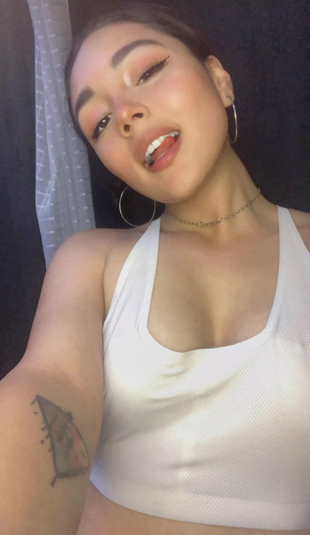 Does this make-up suit me? 😊 posted by Narrow-Pop9482