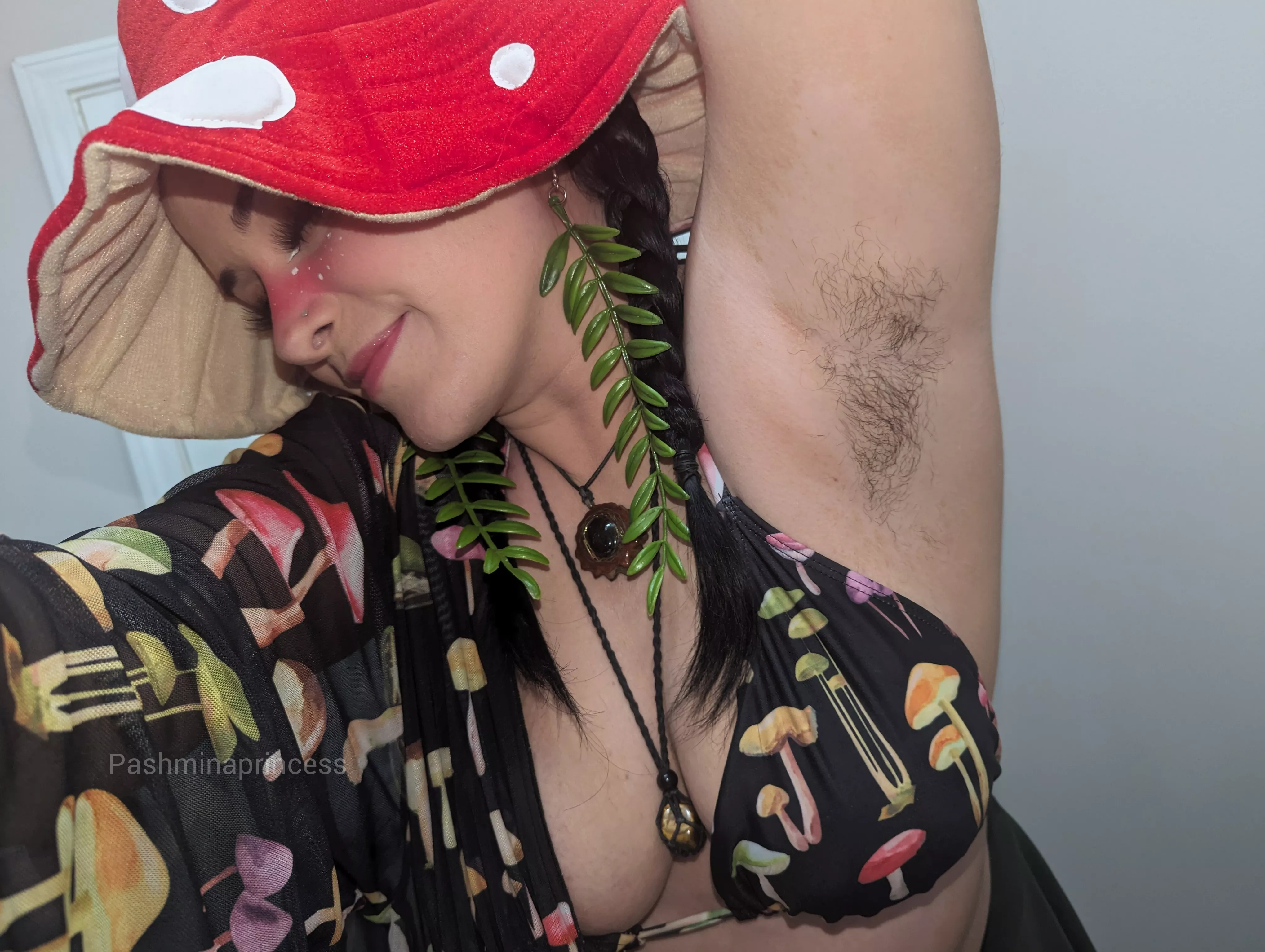 Fuzzy mushroom Goddess posted by Pashminaprincess