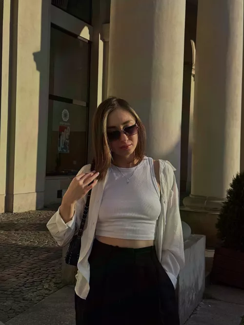 I will text you the pic by Lolinafg