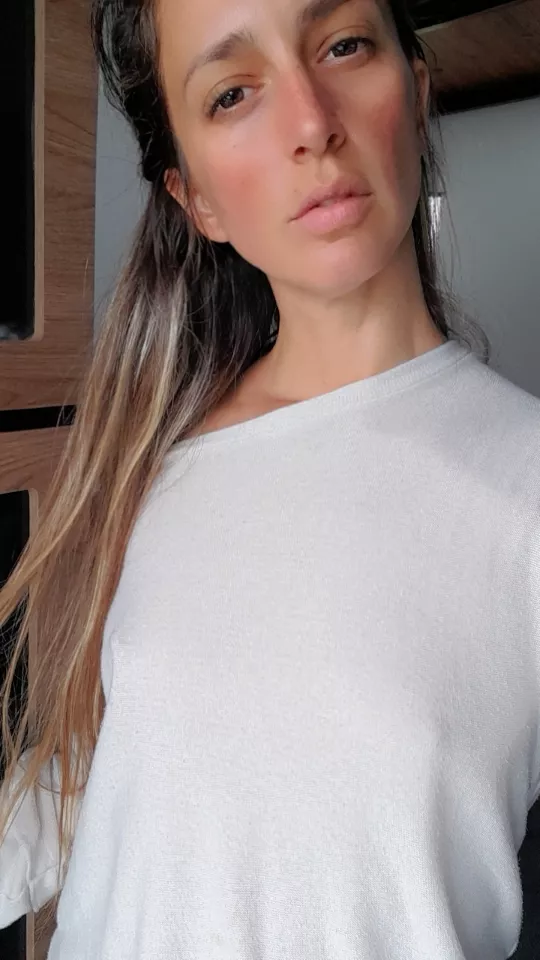 Look at my little mouth... do you want it? posted by mistressangel-bb