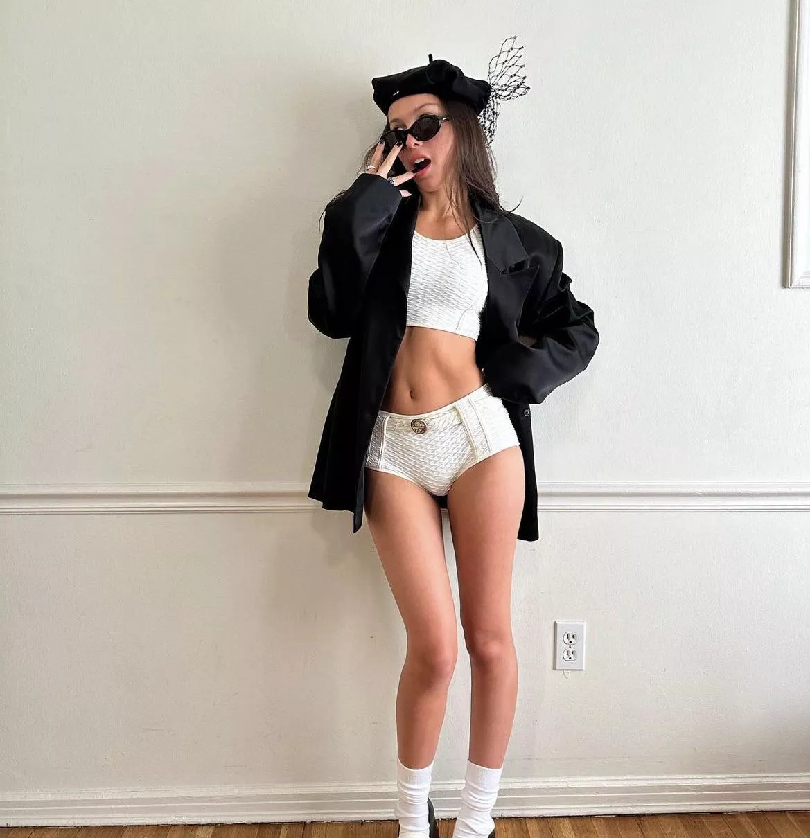 Olivia Rodrigo has me super horny and ready to get Bi posted by biigdickjay36