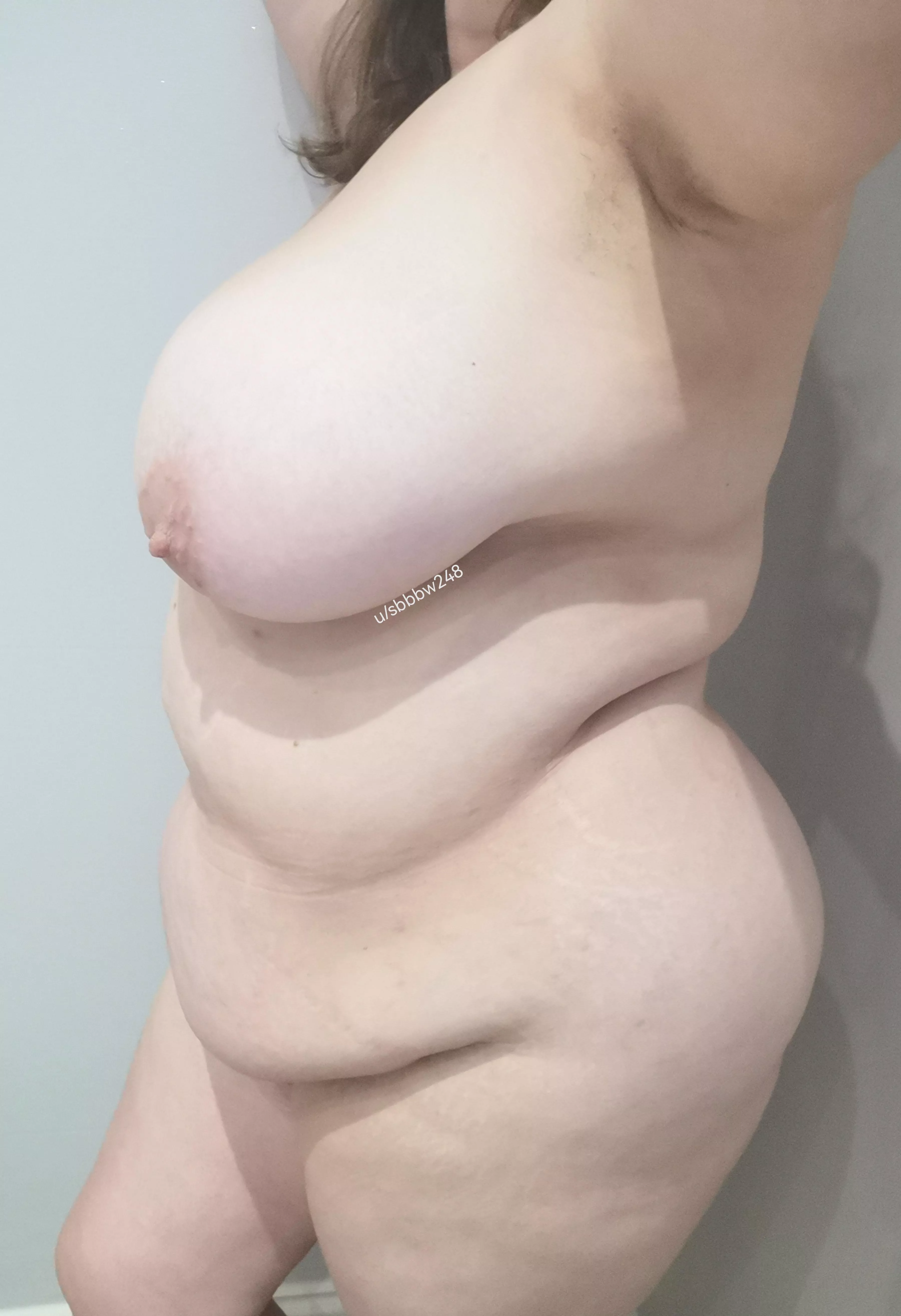 Quick pic before I get dressed 😉 posted by Sbbbw248