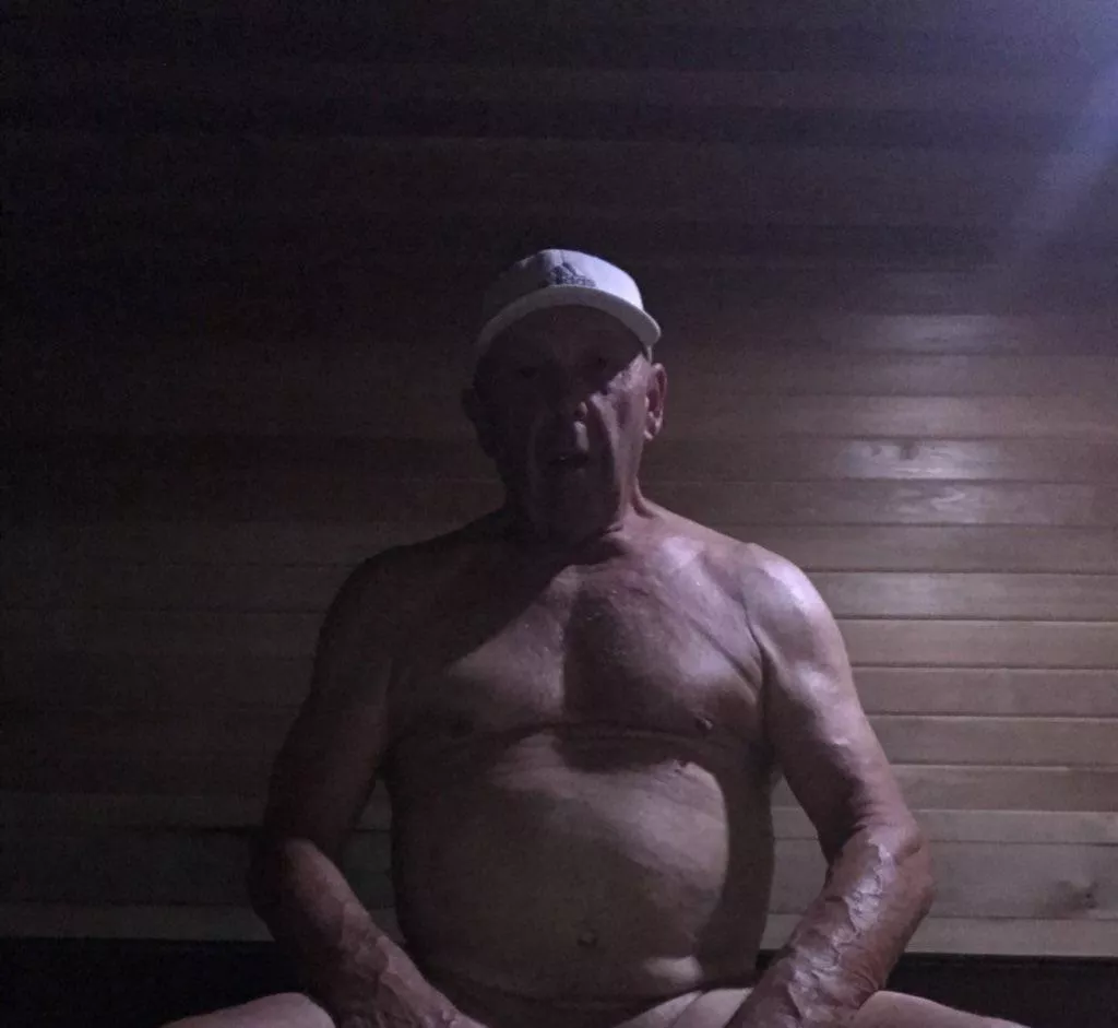 Straightish dad in the sauna… posted by CoachTennisDad