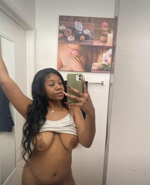 19, anyone up ? I’m showing off n….r body again 😽💕 kik/wickr: yayasonasty by YaYaTheSub