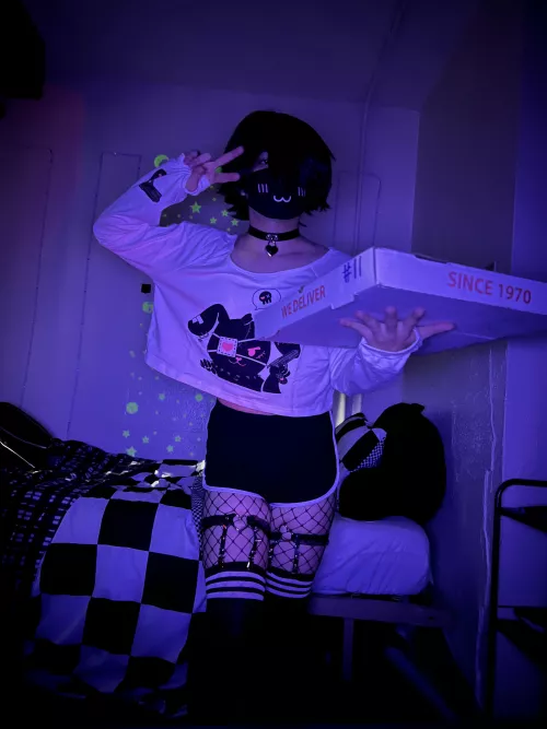 Any of you ordered a fempizza? UwU by _Kai_From_Miami_