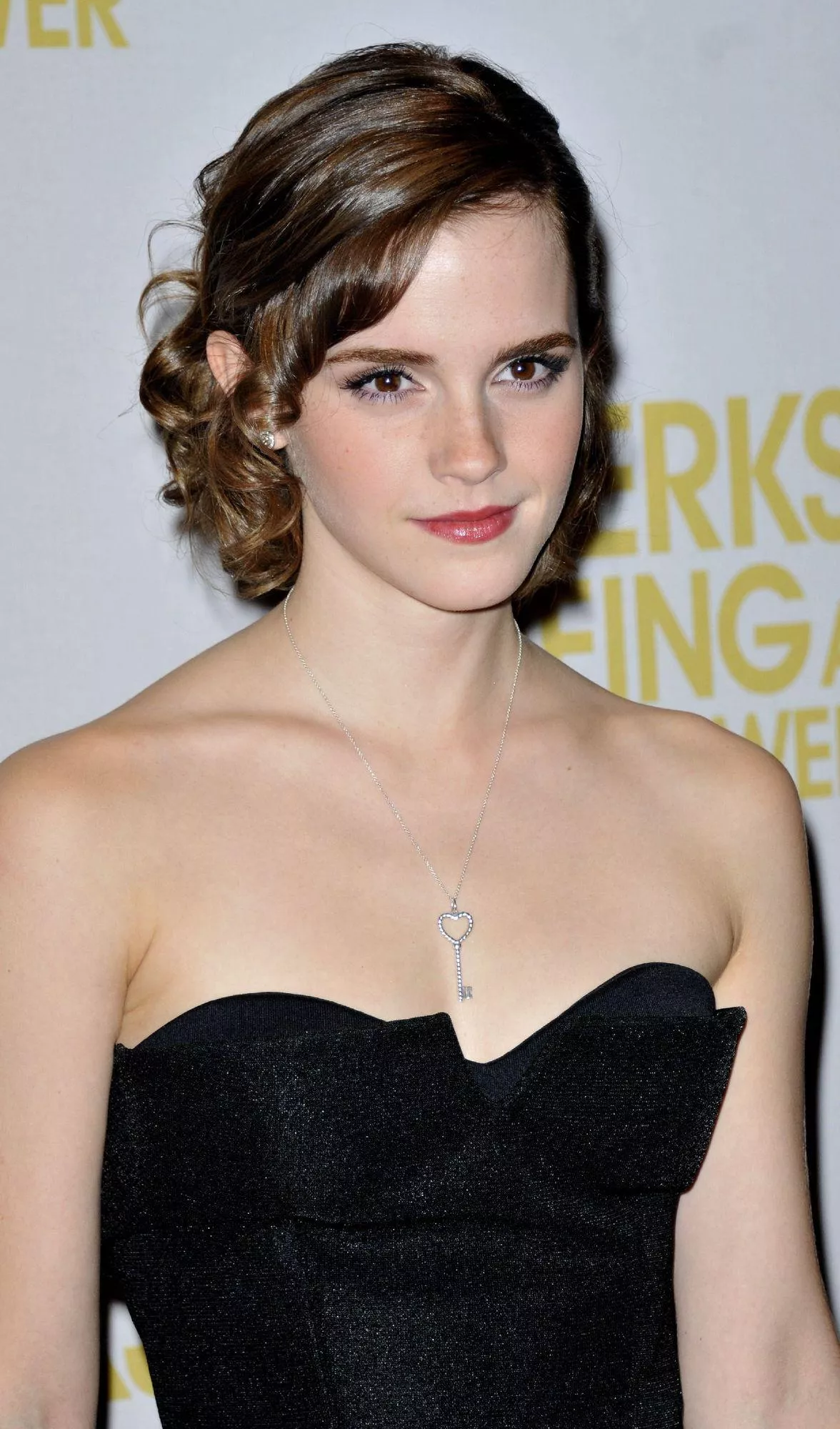 Emma Watson posted by CelebMaestro