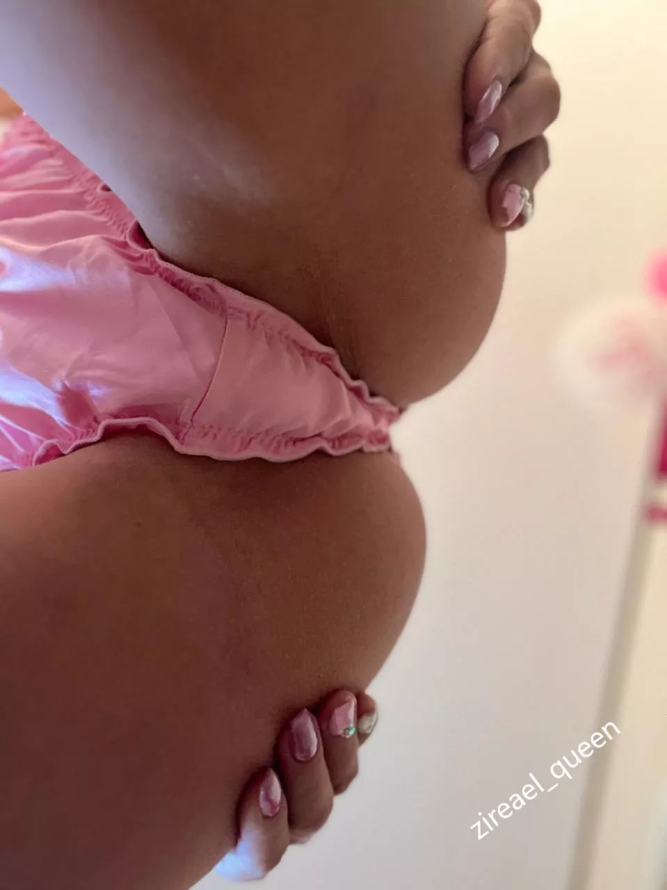 Finish all over my juicy holes posted by zireael_queen