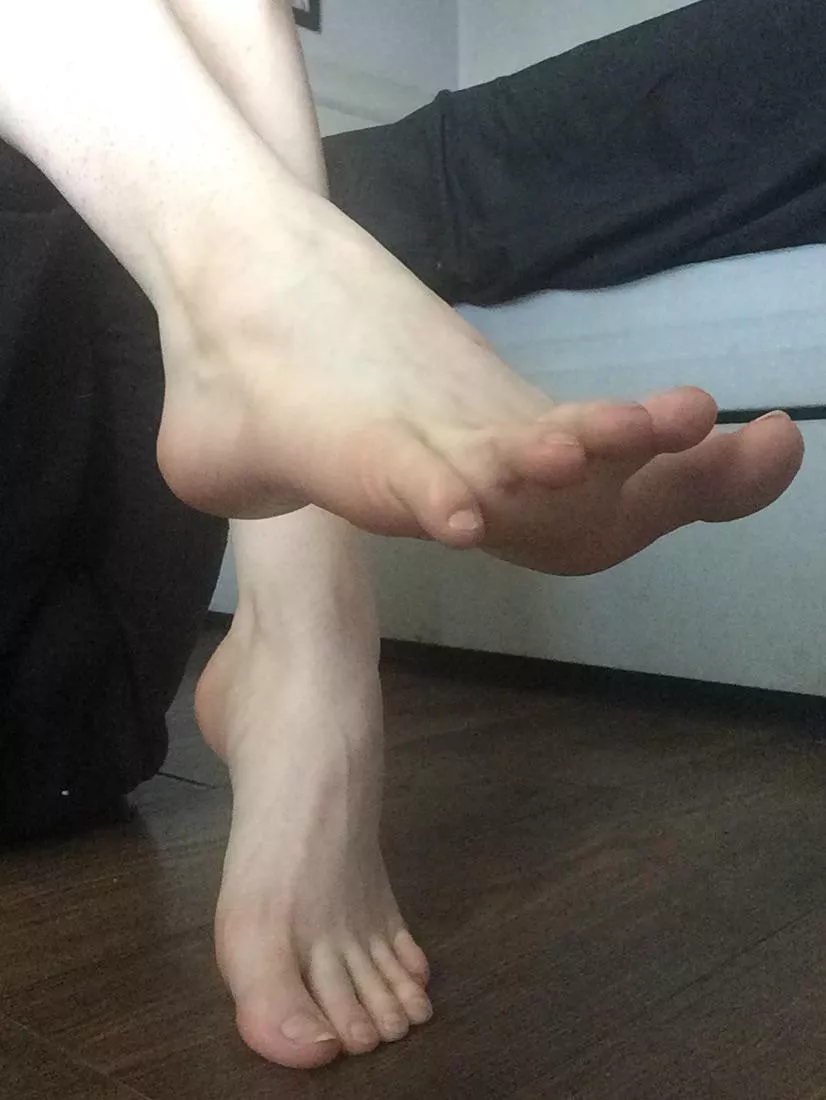 I love sharing my feet 💕 posted by MissPirait
