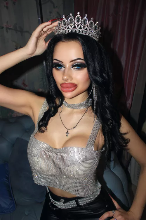 Plastic queen by Fine-Ad2329