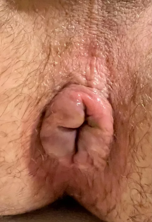 Pumped bussy by AmpersandInterrobang