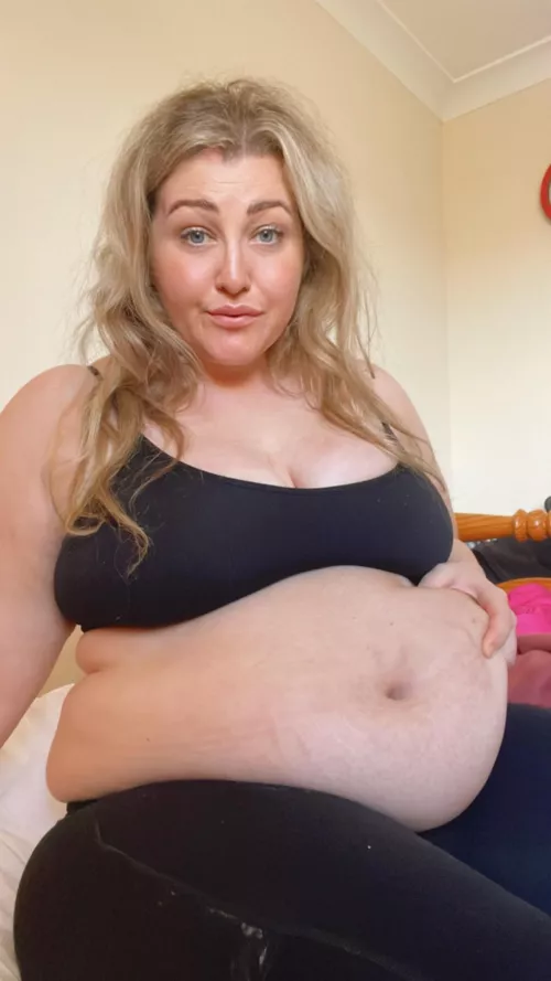 Sunday stuffing 🐷💕 by honeybabybbw