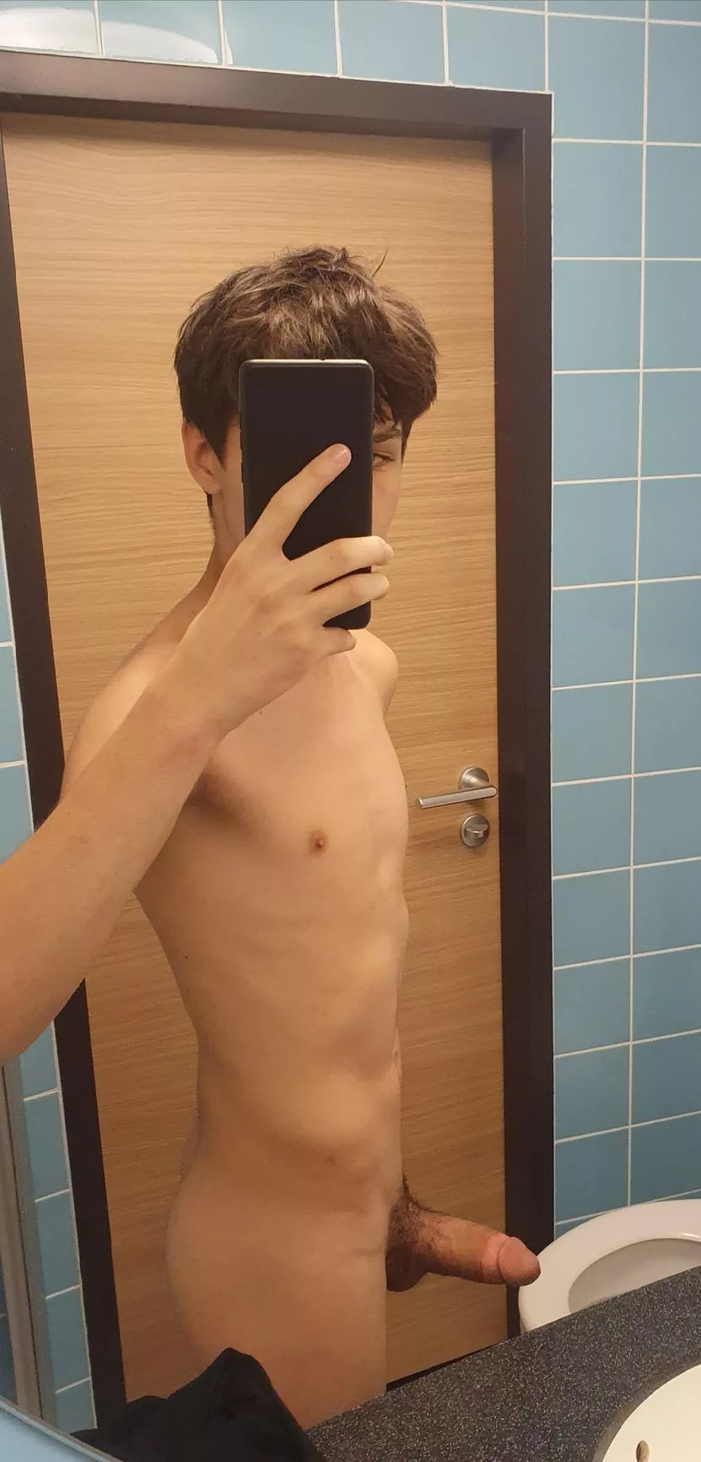 what would you do if you walked in on a twink like this posted by penispres