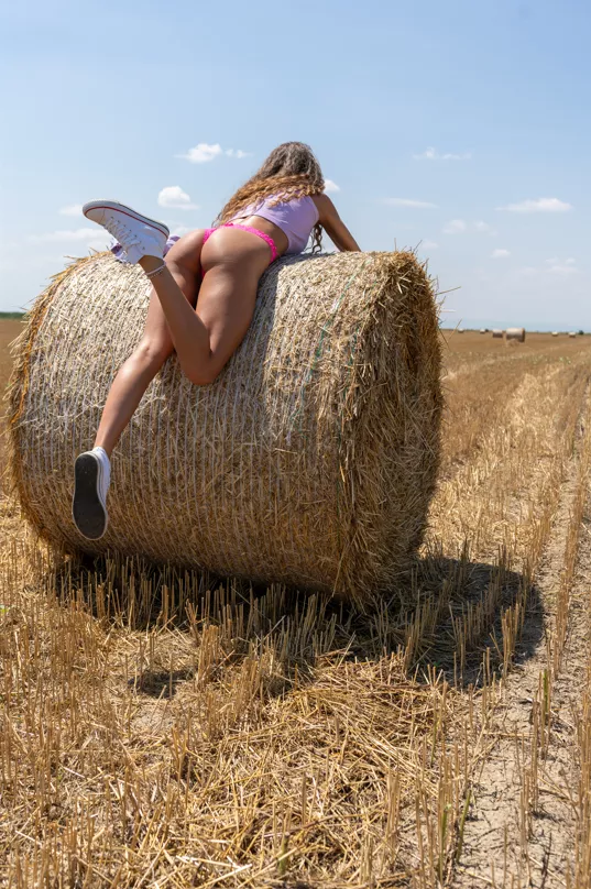 A 18 years old girl who are so crazy posted by eroticbylaura