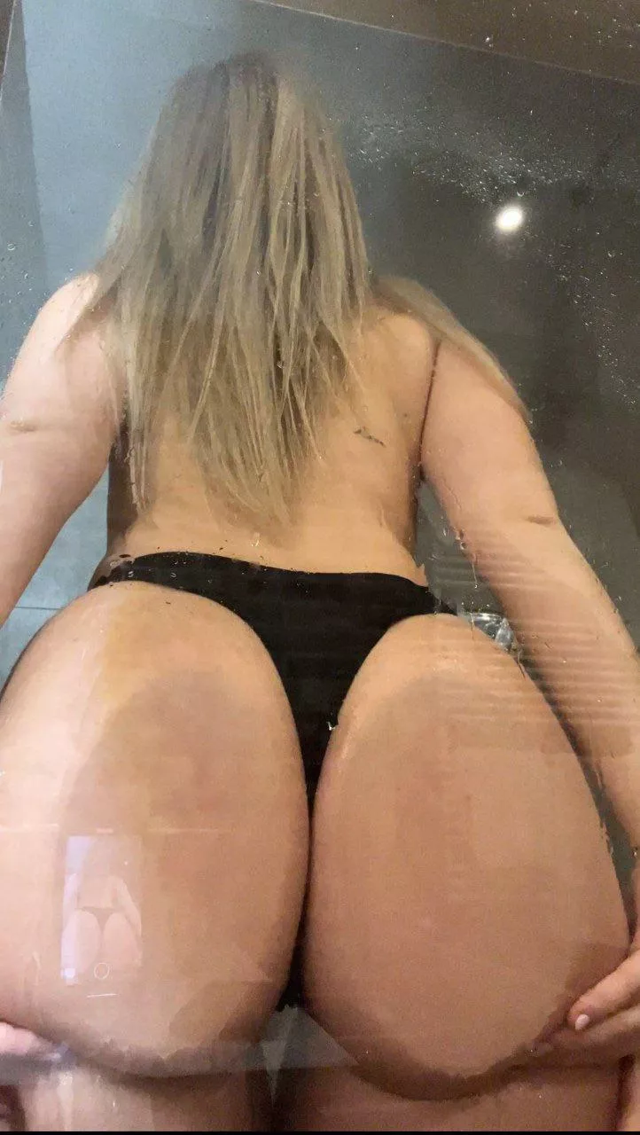 Arielle h0e edition posted by DistantDeplet