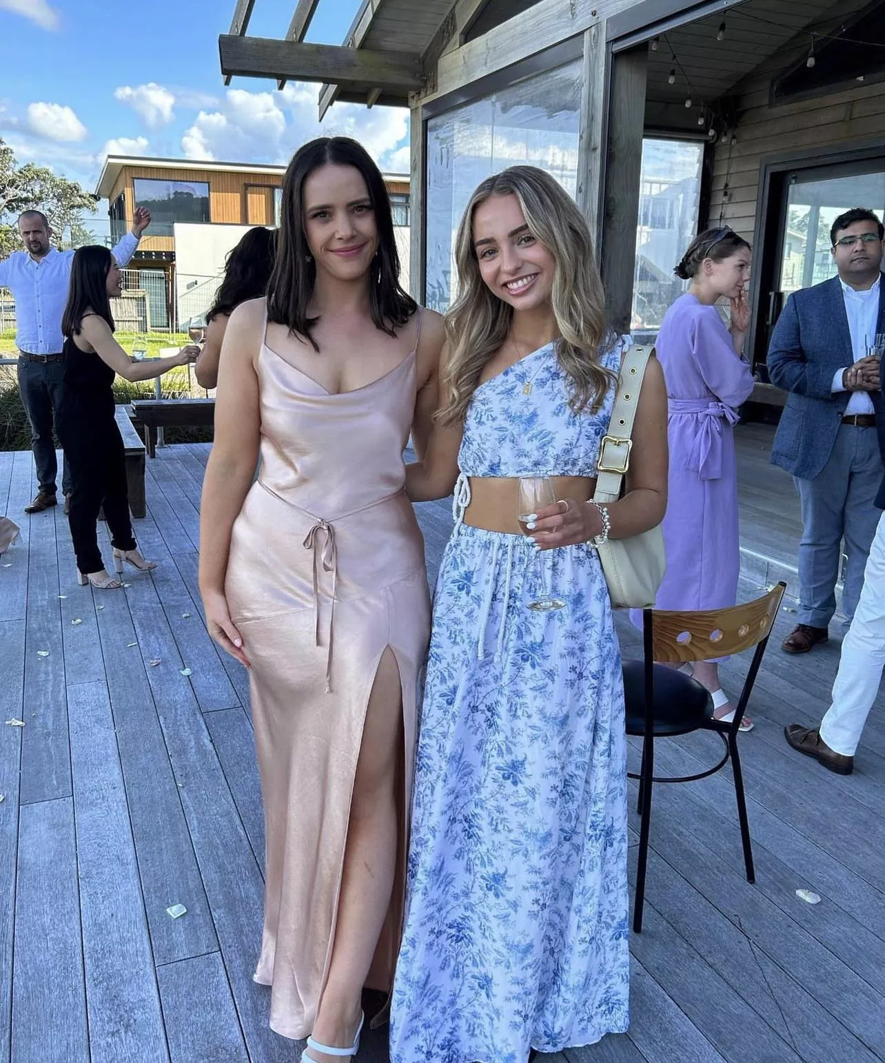 brunette v blonde posted by RecognitionProof1196