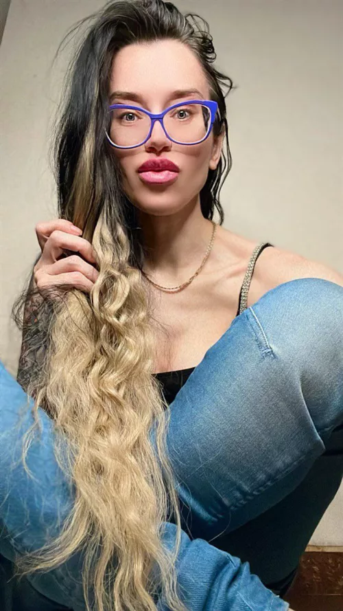 Curly and long mmm by Juliadomaina