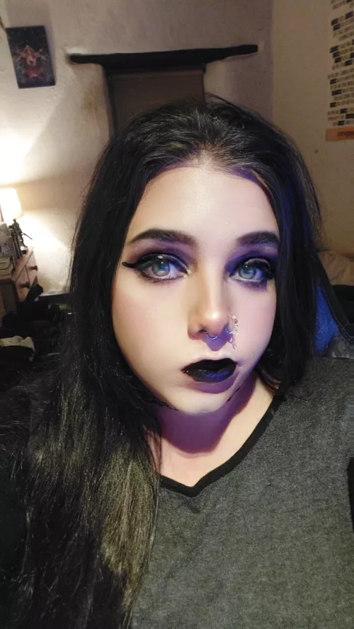 Forst thoughts seeing me? :3 feel free to say hai 💕 by MicaMelody