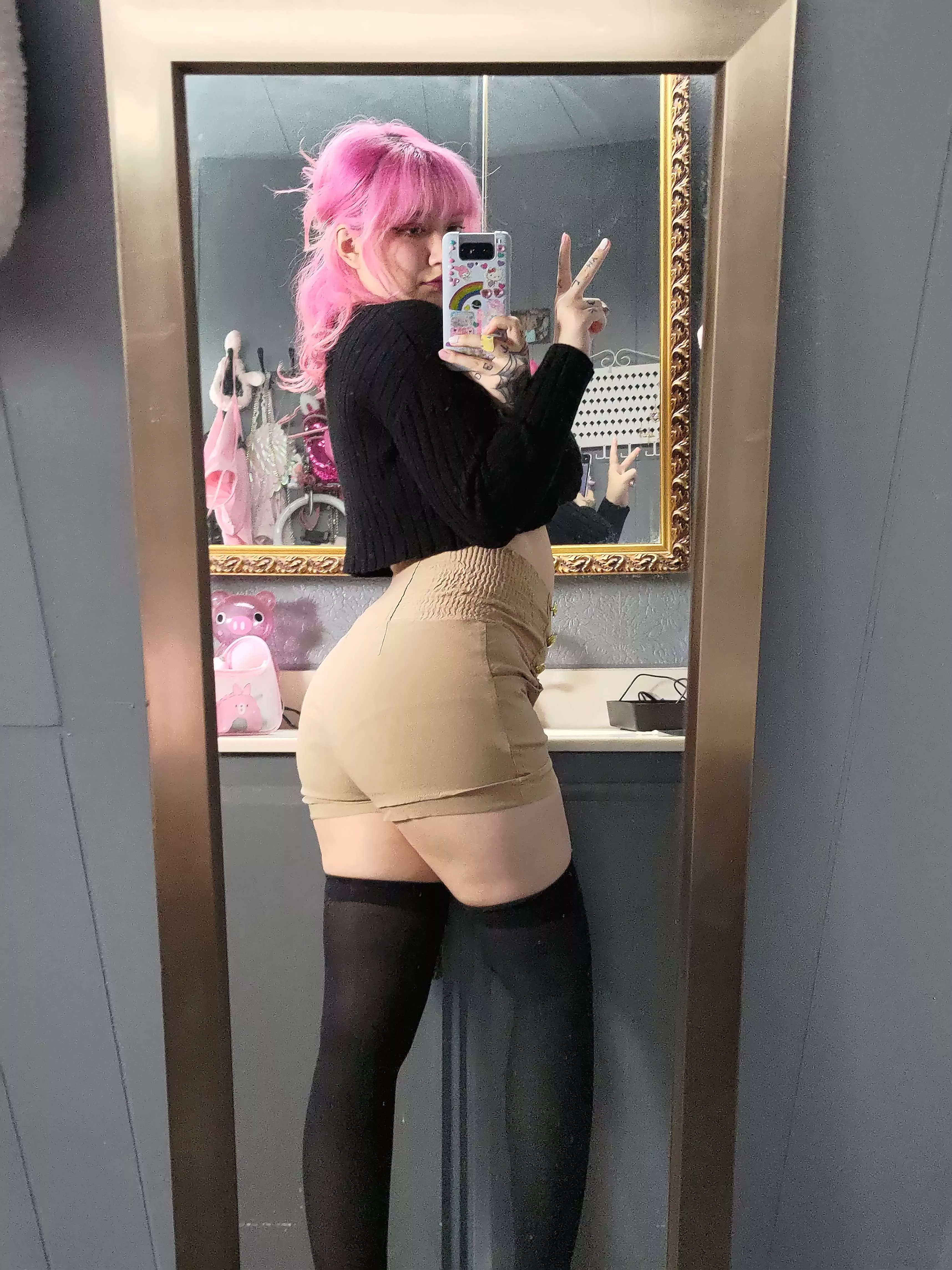 Hows ur night going? :D posted by RainbowValentine