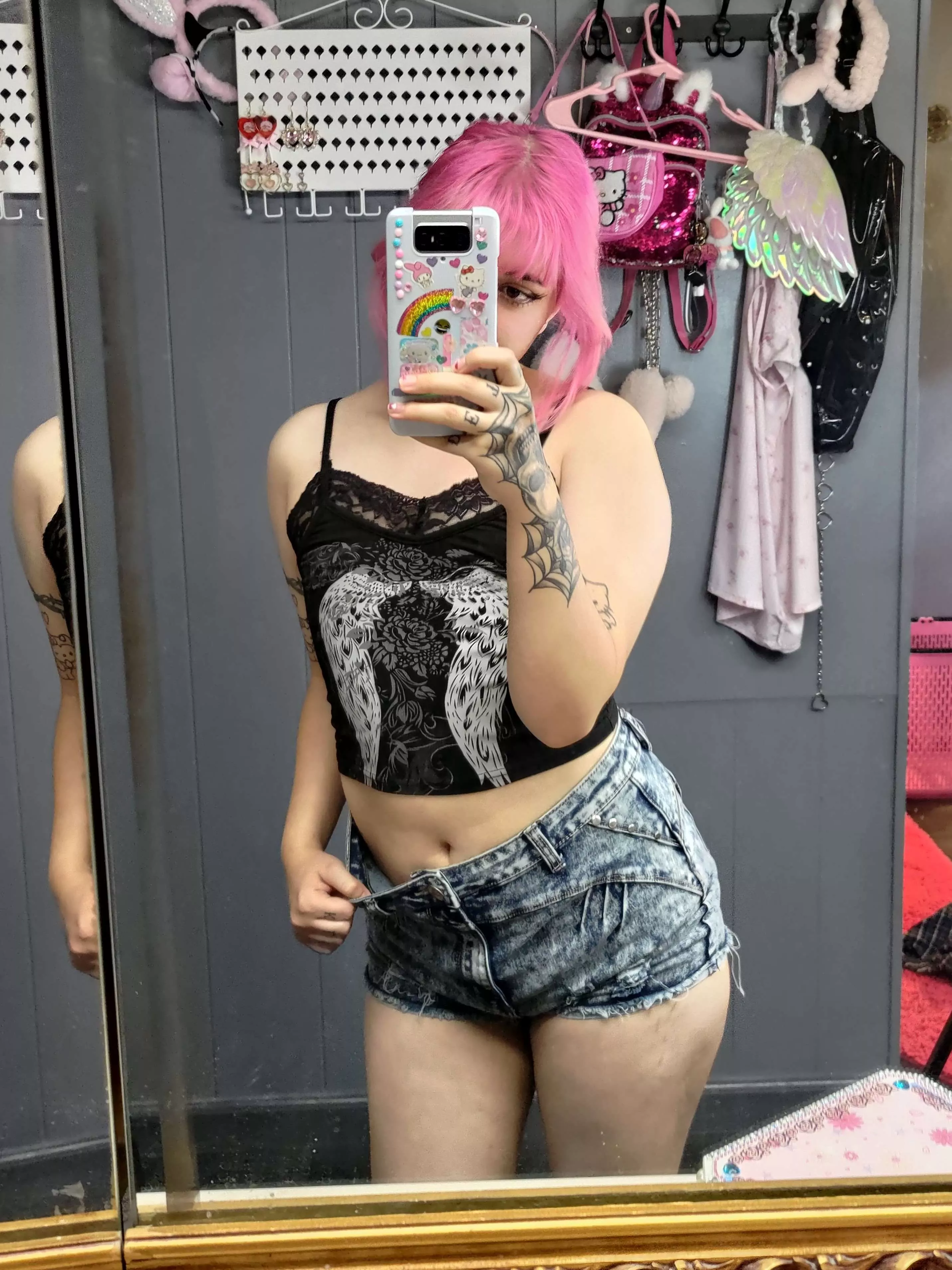 If you saw me at a concert, wyd? posted by RainbowValentine