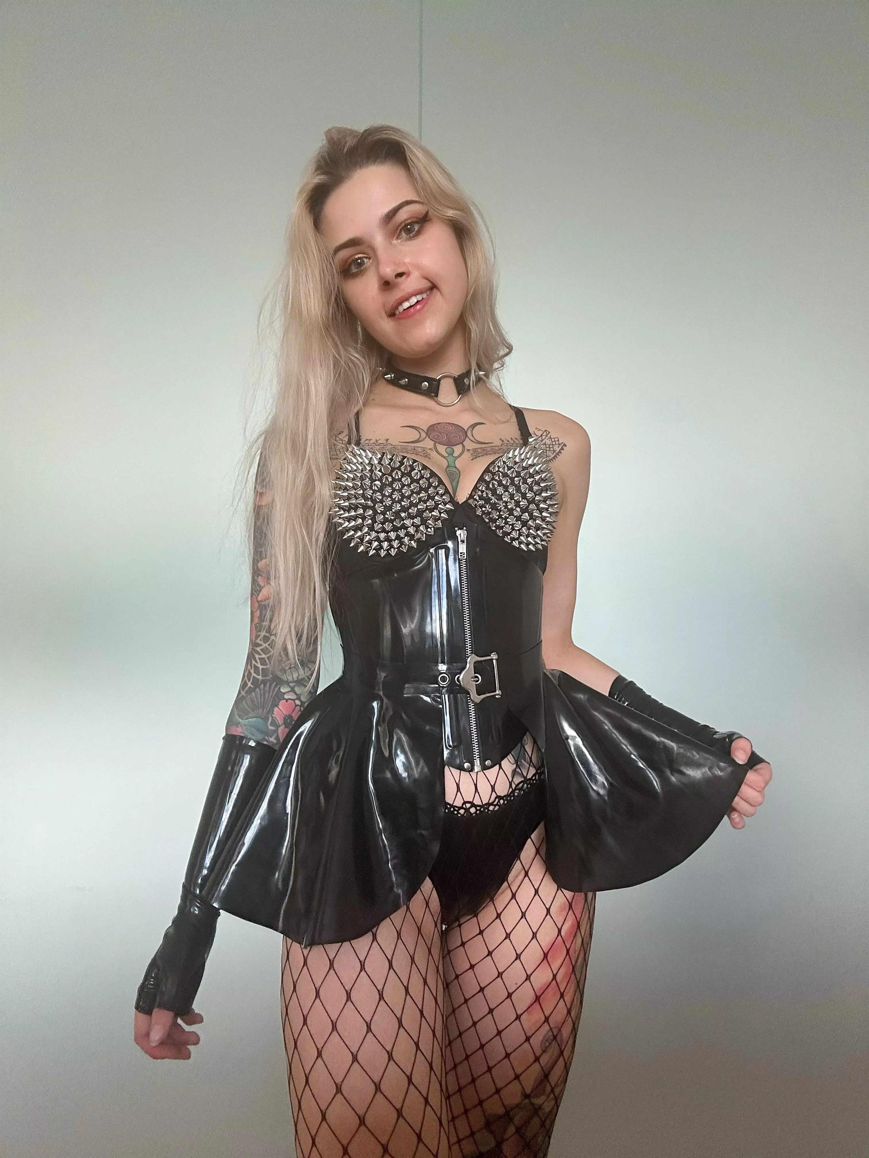 Look but don’t touch posted by MistressMercyxoxalt