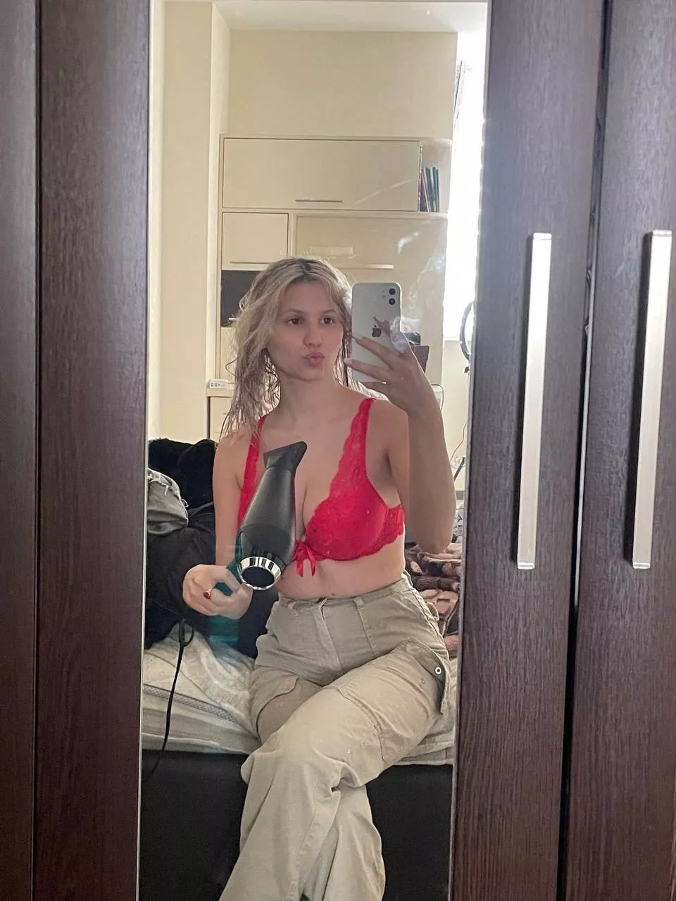 Looking for a cuddle Buddy posted by Kinder_mudo