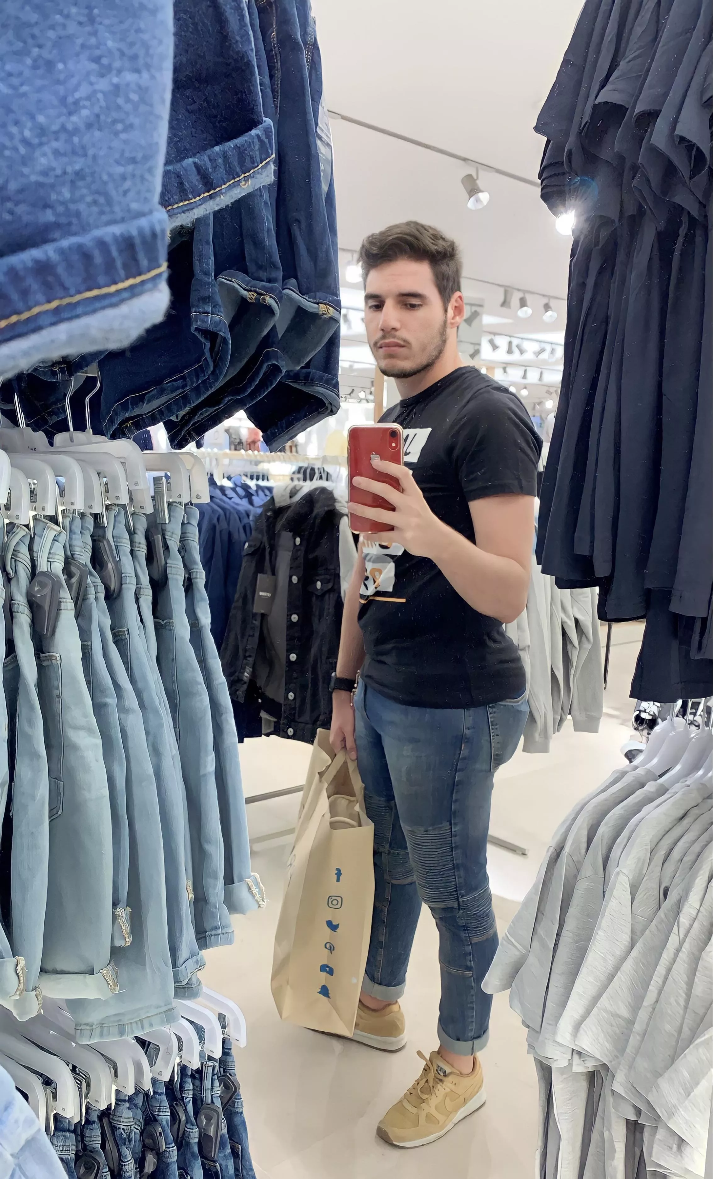 Need something from the mall? posted by TotallySpy_13