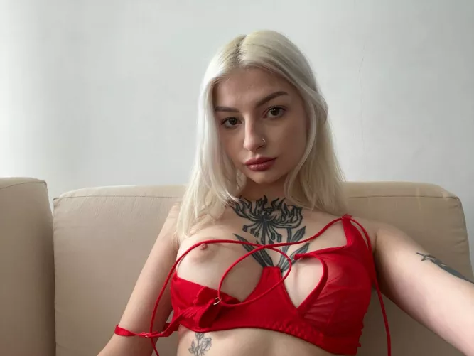 Strawberry Blondie in your phone by ObjectivBus