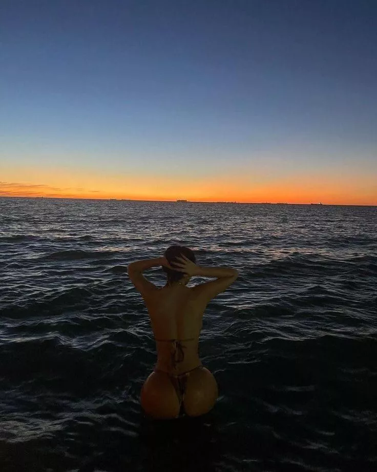 sunset on the beach ❤️ posted by Babykenia1