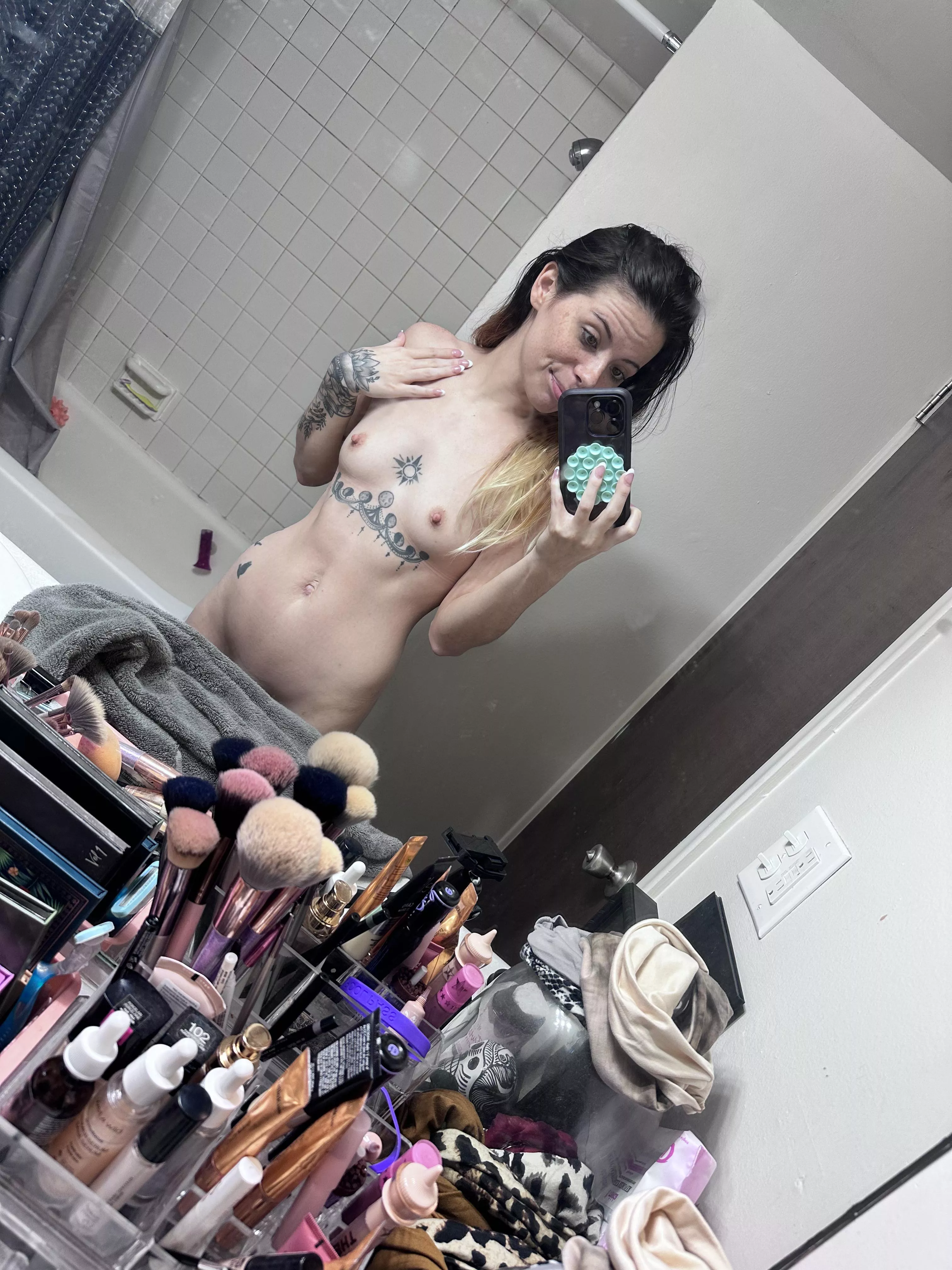 Titty Tuesday @nicholebaby96 posted by TinyTits69420