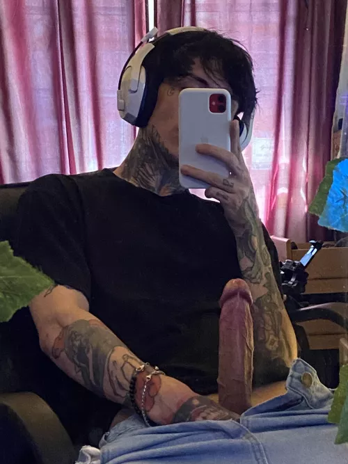 Would you date me? by Scottyqk