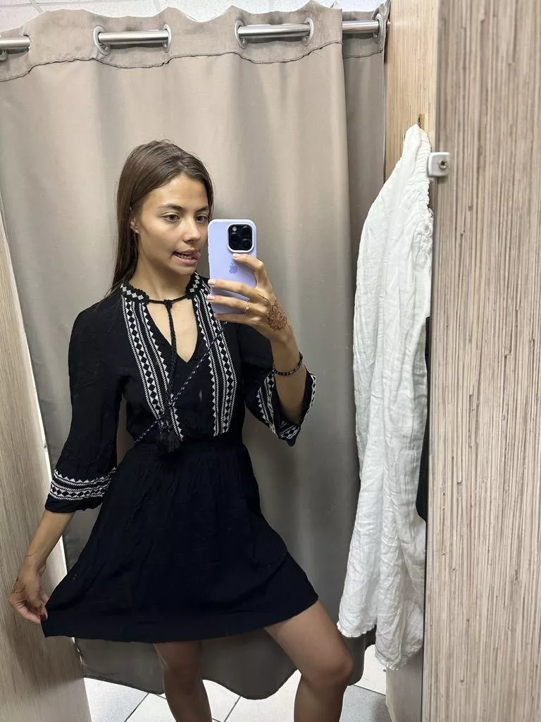 am I look hot in this dress? F22 posted by IraSnake