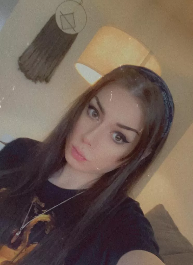 am I pretty? posted by alliemayne20