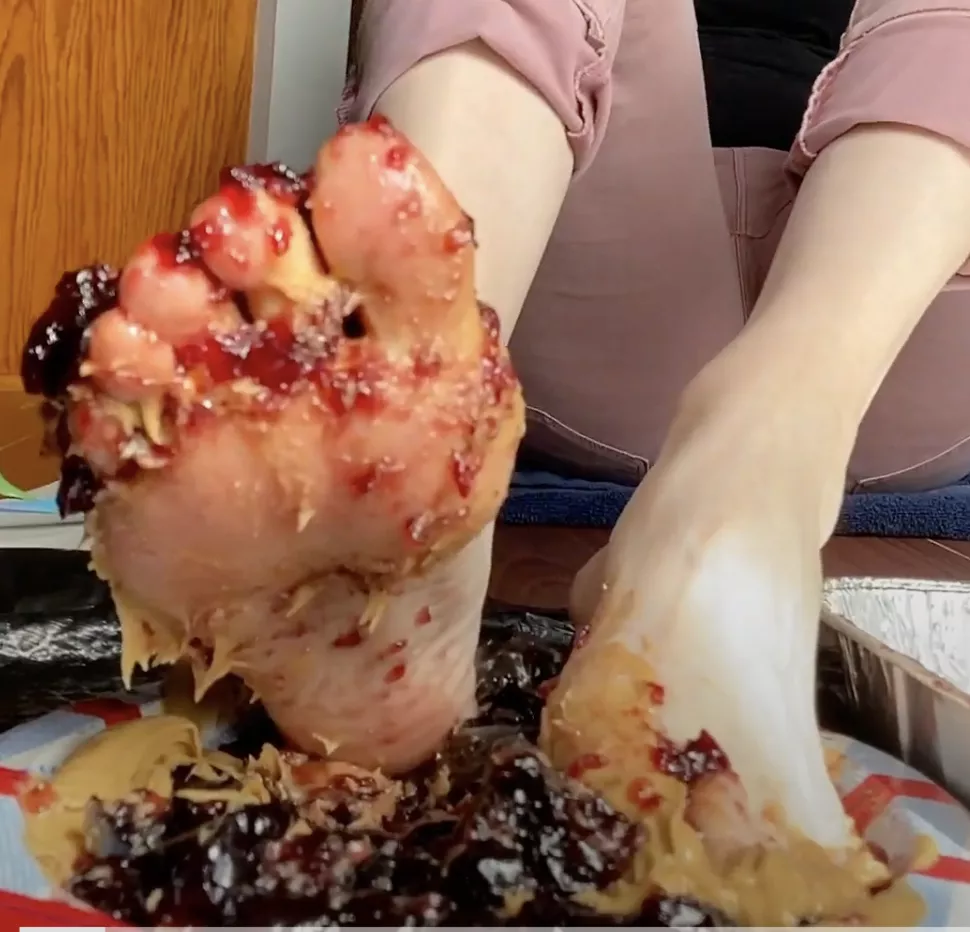 Barefeet/soles in Peanut Butter and Jelly posted by Pleasant_Analyst_453