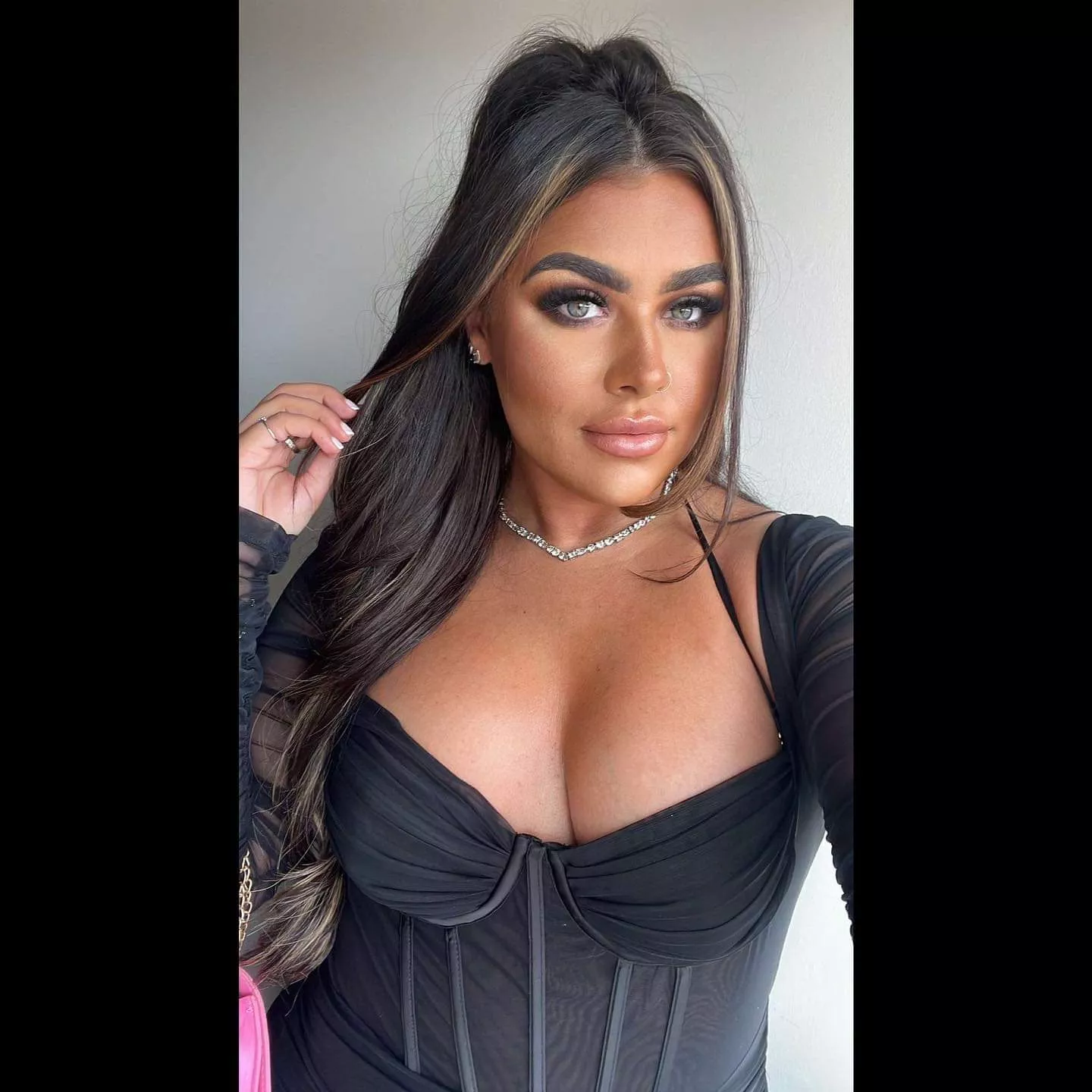 Courtney posted by Guilty-Photo-3693