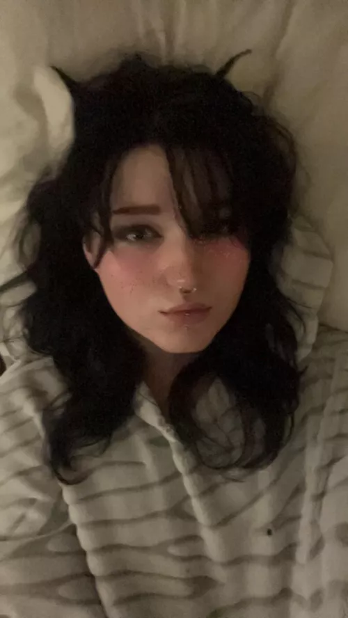 Cuddles ? 🥺 by MxCreature1