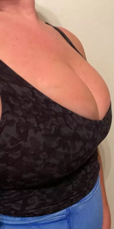 Do you like chest day posted by nicolebrooke110