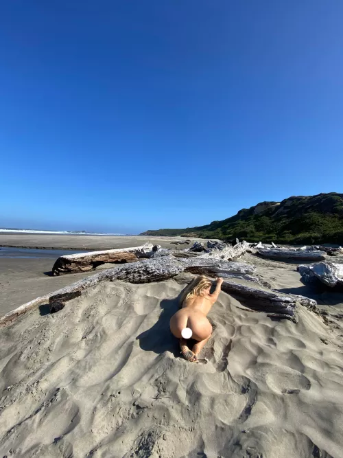 Empty beach morning flow 🦋 by AthenaOrion