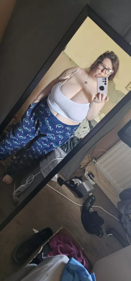 I can't sleep 😭 by Hollow_Insanity