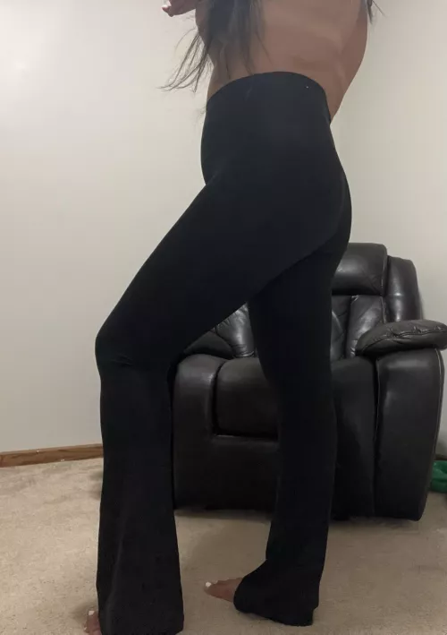 I just love the way these form to my body 🍑😈💦 by nativetoes27