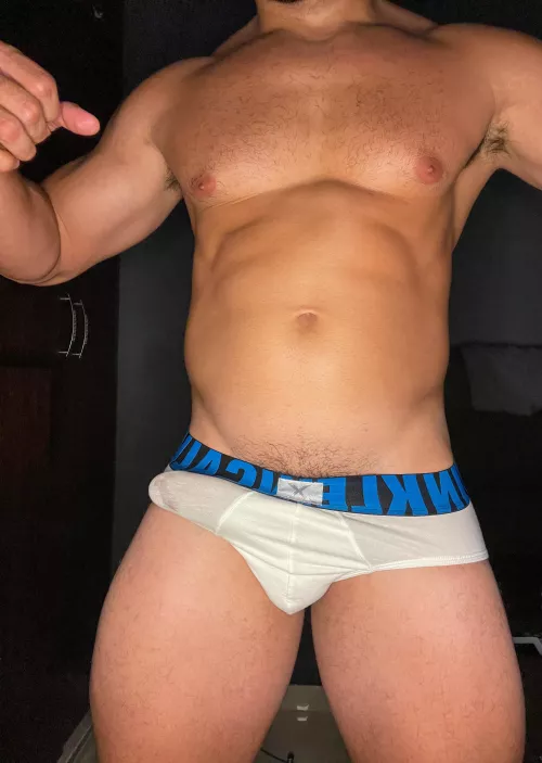 I think I can post this pic here by CaliBeachboy002