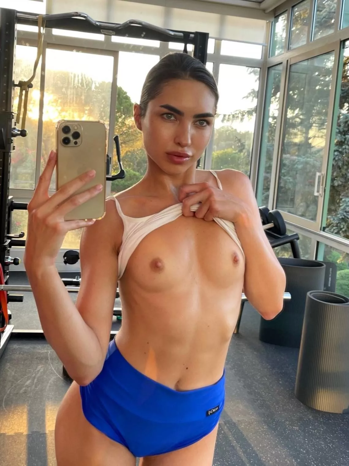 I want a partner for cardio workouts in bed posted by listaj95