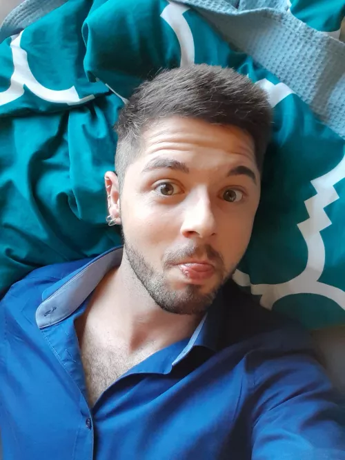 Just saying hi after a fresh haircut :) by Elewdzabeth