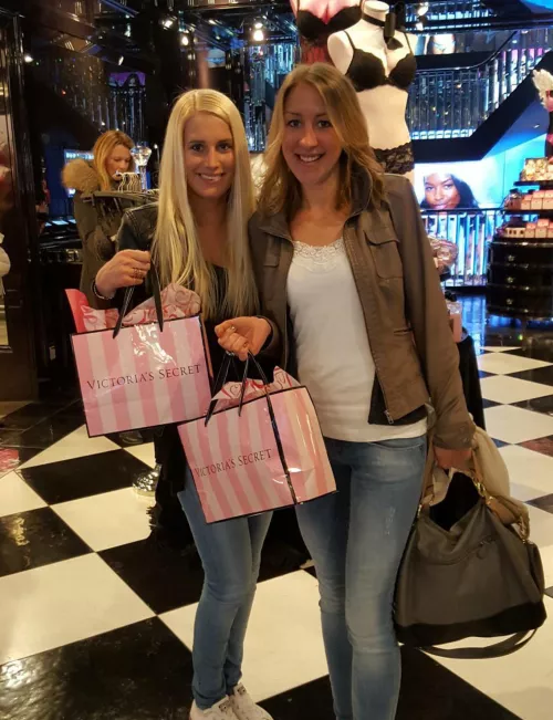 Left or Right by knowless666