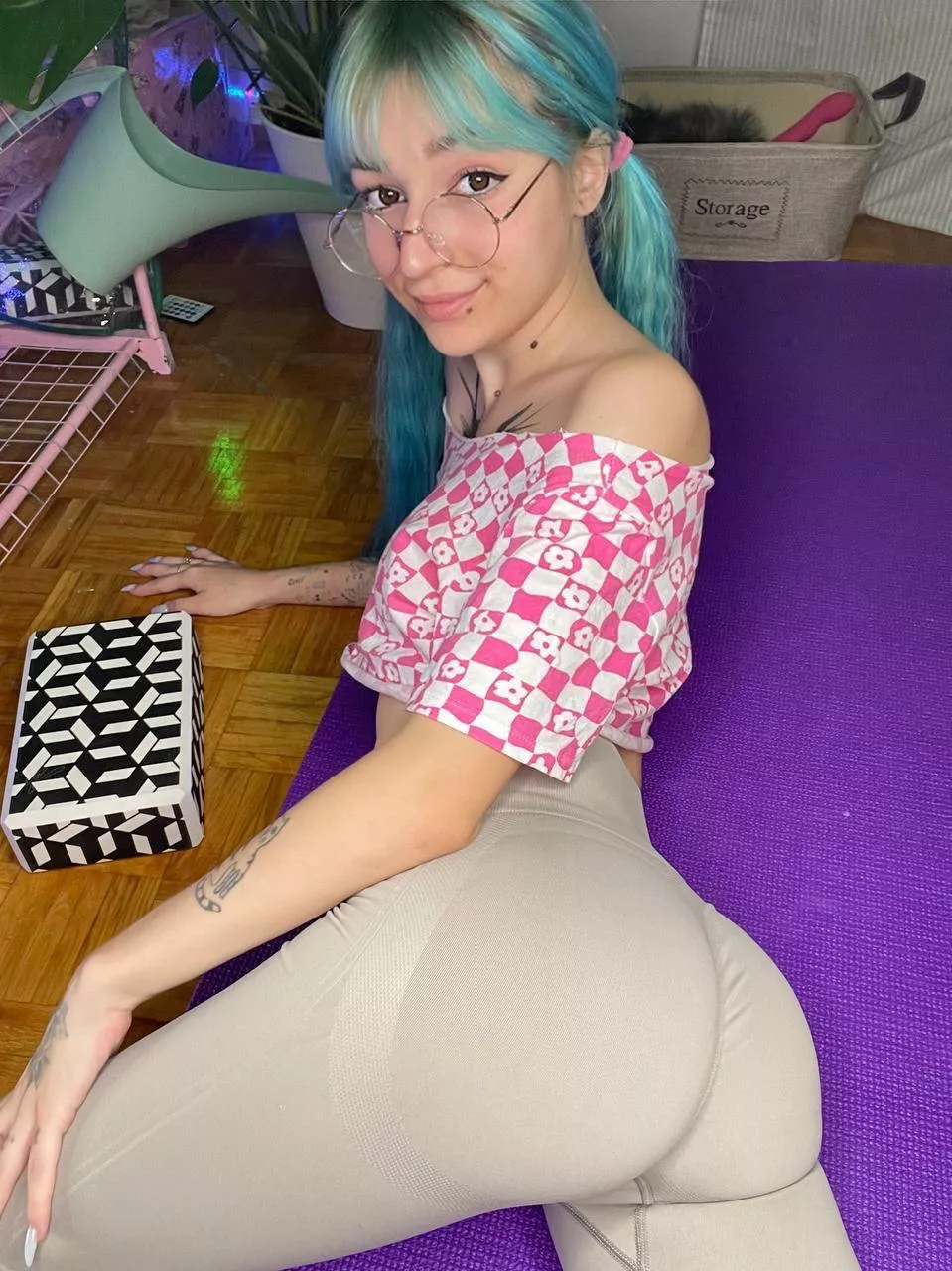 Leggings are booty's best friend posted by Lanauntouchable