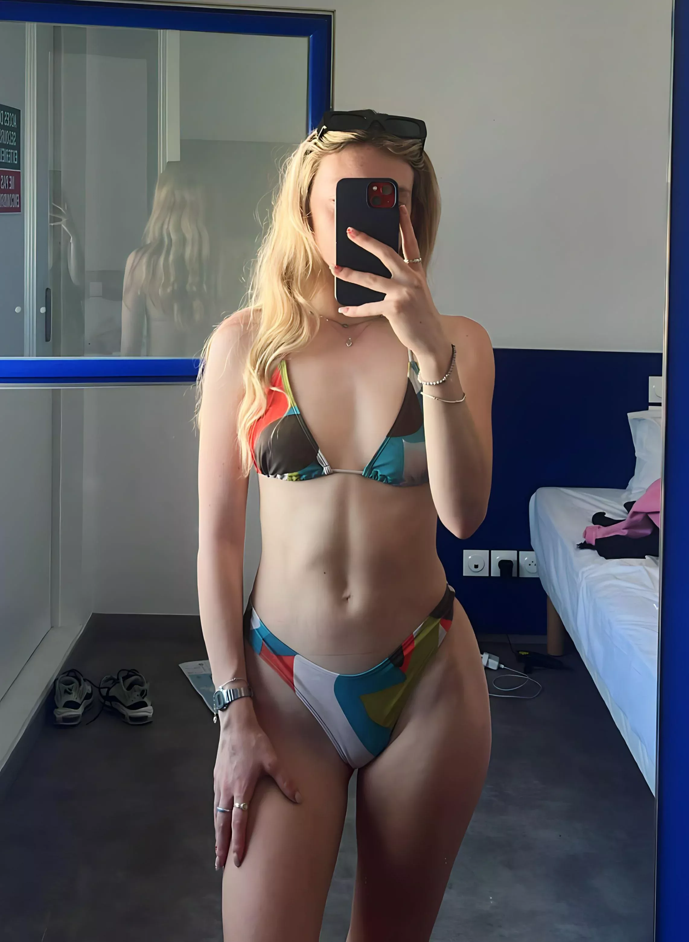 Looking stunning posted by Miiroor