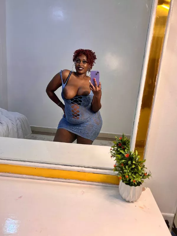 May I send you nudes? Say yes or no posted by Rozie_99