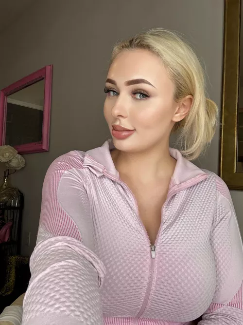 @moody.malishka by beedle_kyle